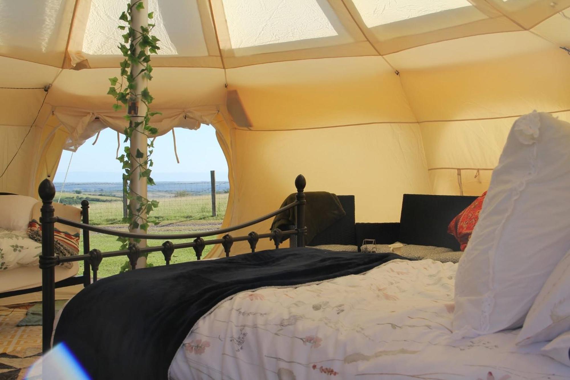 Tal-Y-Fan Farm 6M Stargazer Tent Bridgend  Kültér fotó